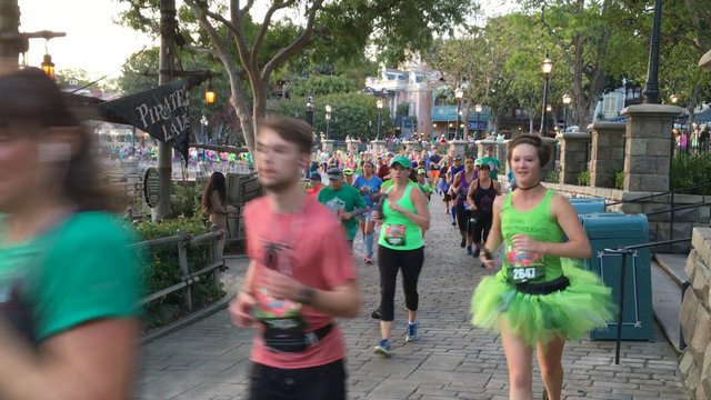 How to Get Great Race Photos and Video for Recaps - a fun way to save and share memories!